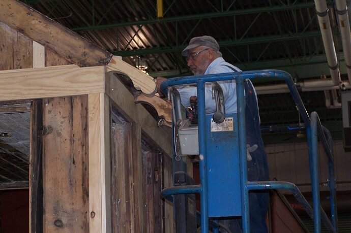 RR-Museum-PA_DadWorkingOnCoachRoof