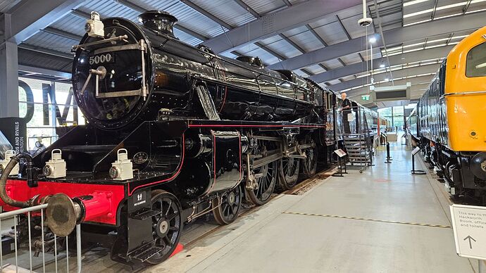 20250909_151446-loco1
