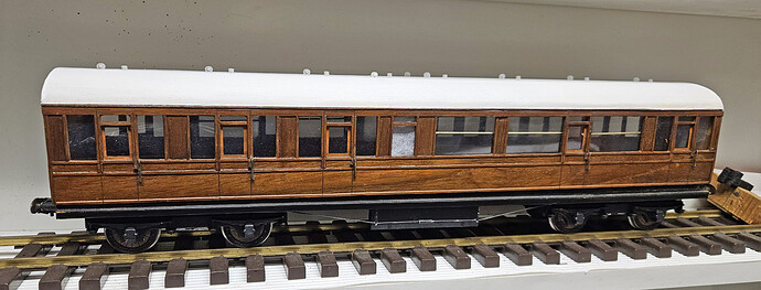 20251014_132602-white-roof